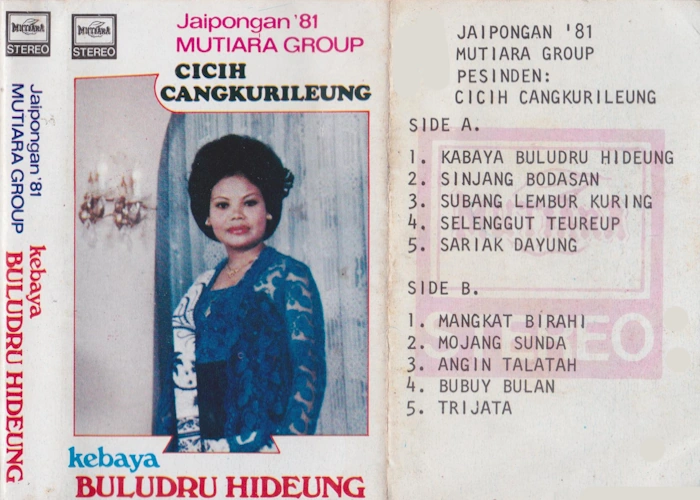 Kebaya Buludru Hideung